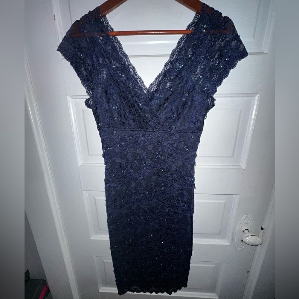 MARINA Dress Blue Sequin Lace V Neck Short Sleeve Bodycon Stretch Size 2 - Picture 2 of 12